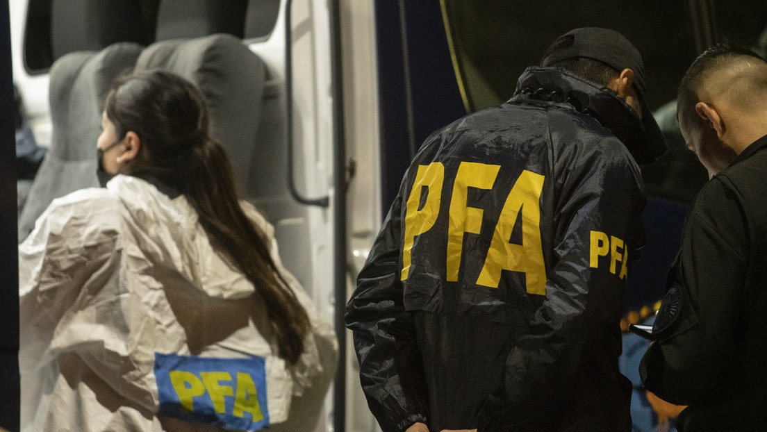 Asesina al exnovio de su madre por maltratarla