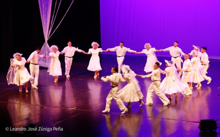 Ballet Tepenahuatl conmemora Día de la Resistencia Indígena