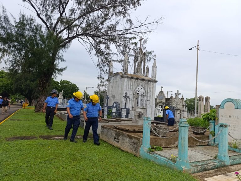 Bomberos Unidos desplegarán 2 mil miembros a los cementerios
