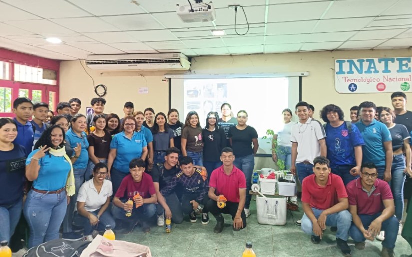 Capacitan a estudiantes en sistemas acuapónicos para fortalecer la producción sostenible