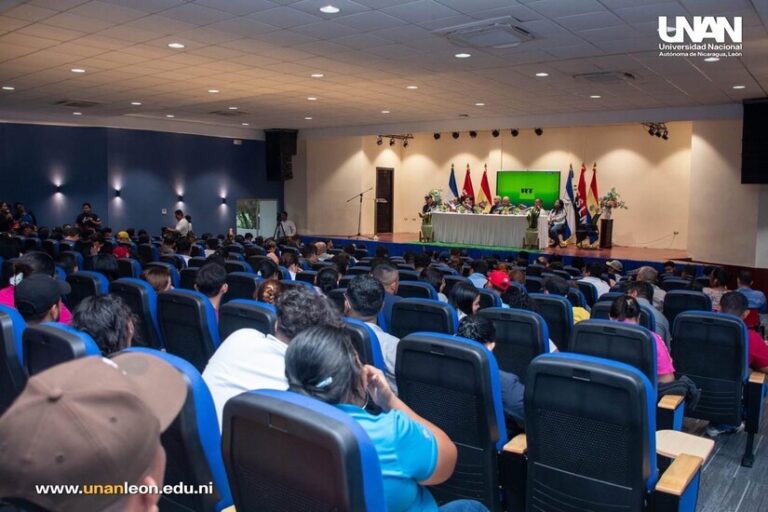 Comunicadores de RT en Español se reúnen con comunicadores