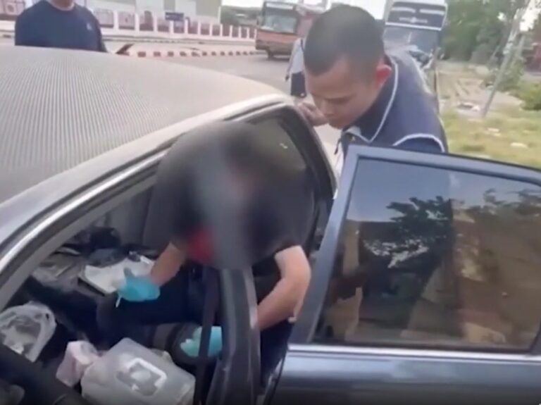 Detienen en Tailandia a un hombre que realizaba cirugía del pene en su auto