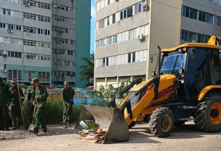 Díaz-Canel encabeza reunión para enfrentar crisis de servicios en La Habana