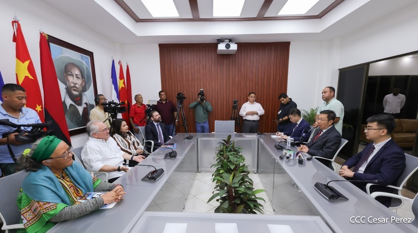 Embajador saliente de China en Nicaragua sostiene encuentro con la AN