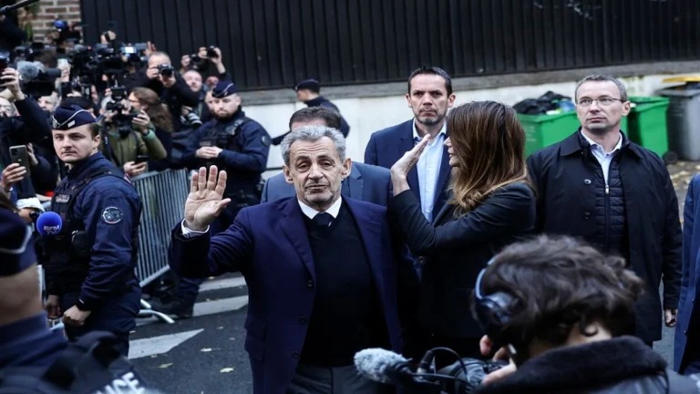 Encarcelan al expresidente de Francia, Nicolás Sarkozy