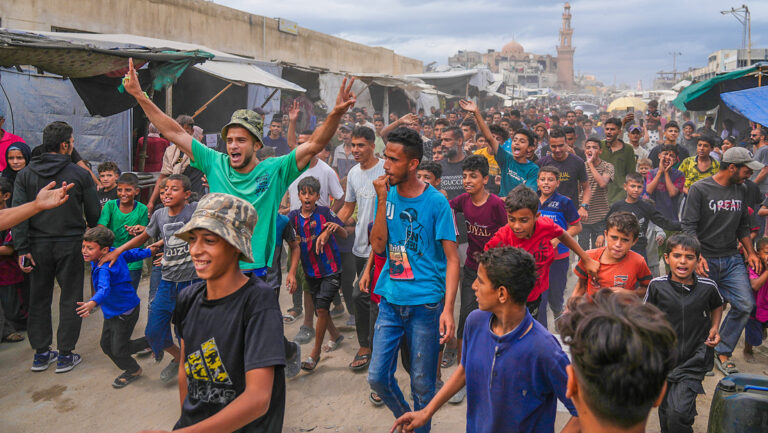 Entra en vigencia cese al fuego en Gaza