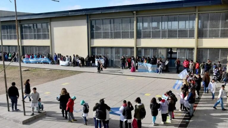 Escándalo en Argentina: alumna golpea a la directora