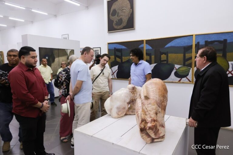 Escultores rusos intercambian experiencias sobre arte y cultura