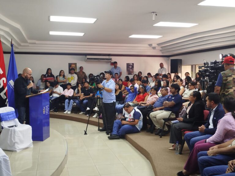 Estudiantes de comunicación fortalecen conocimientos en edición de videos