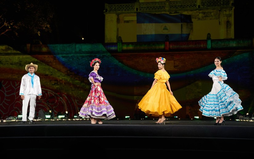 En Thăng Long, Vietnam, Nicaragua destacó en el Fashion Show Internacional mostrando con orgullo sus huipiles tradicionales-