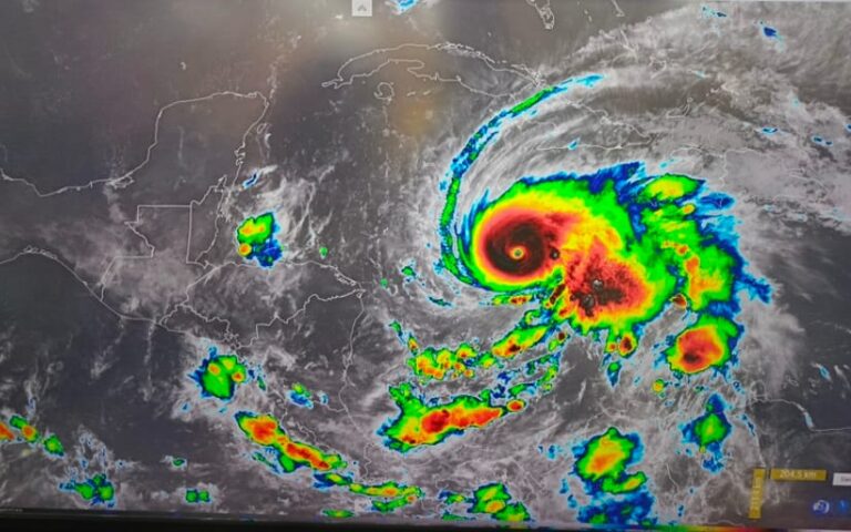 Sistema de bajas presiones y efectos indirectos de la Huracán Melissa que alcanzo categoría 5, se registrarán lluvias en las próximas horas en el territorio nacional.