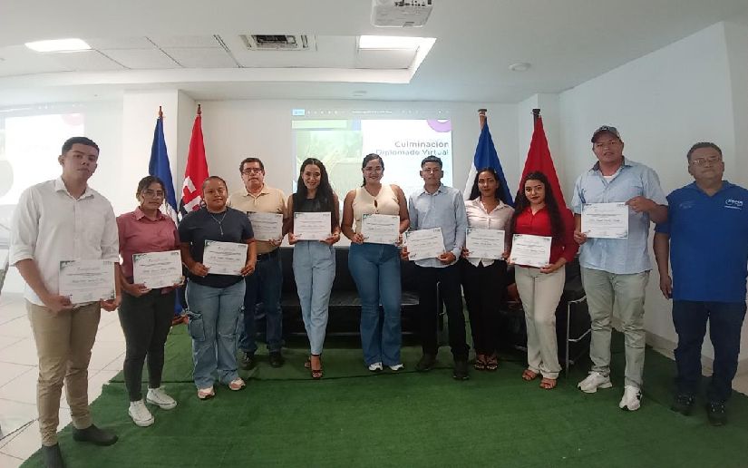 INTA entrega certificado a participantes de diplomado sobre producci