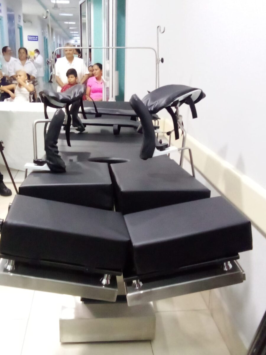 MINSA realiza la entrega de 12 mesas quirúrgicas a Centros Hospitalarios
