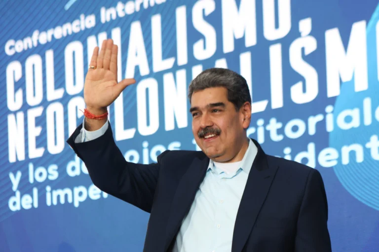 Maduro reafirma carácter antiimperialista de Venezuela en conferencia internacional