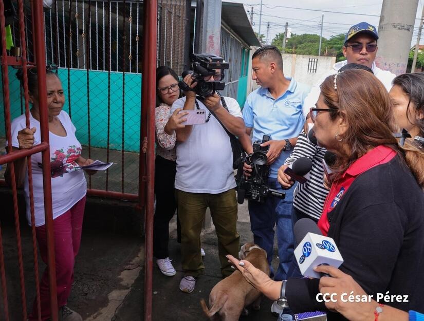 Maestros visitan casa por casa para garantizar la matrícula escolar 2026