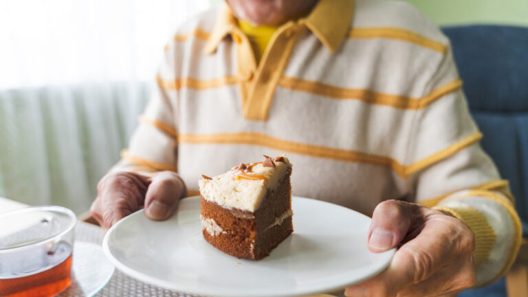 Matrimonio de 25 años llega a su fin por un trozo de torta