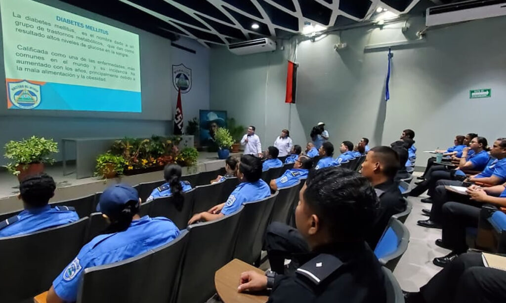 Capacitan a servidores públicos sobre Prevención de Diabetes