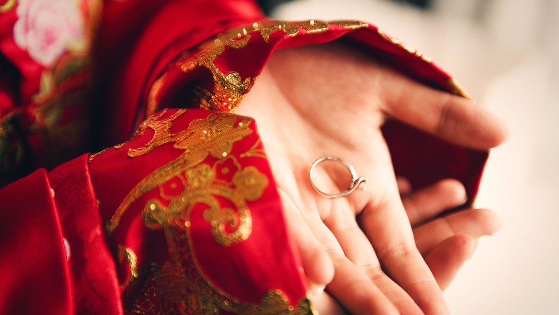 Mujer acusa a su esposo de infiel luego de consultar a una adivina