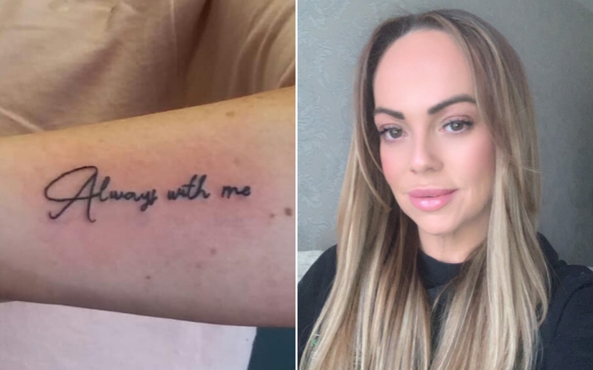 Mujer se hace un tatuaje con las cenizas de su papá