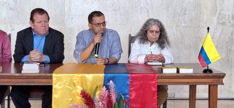 Poetas nicaragüenses y colombianos comparten tarde literaria de hermandad y poesía