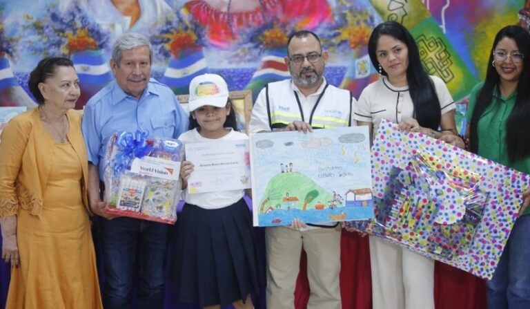 Premian a 19 ganadores del concurso de pintura de Gestión de Riesgo
