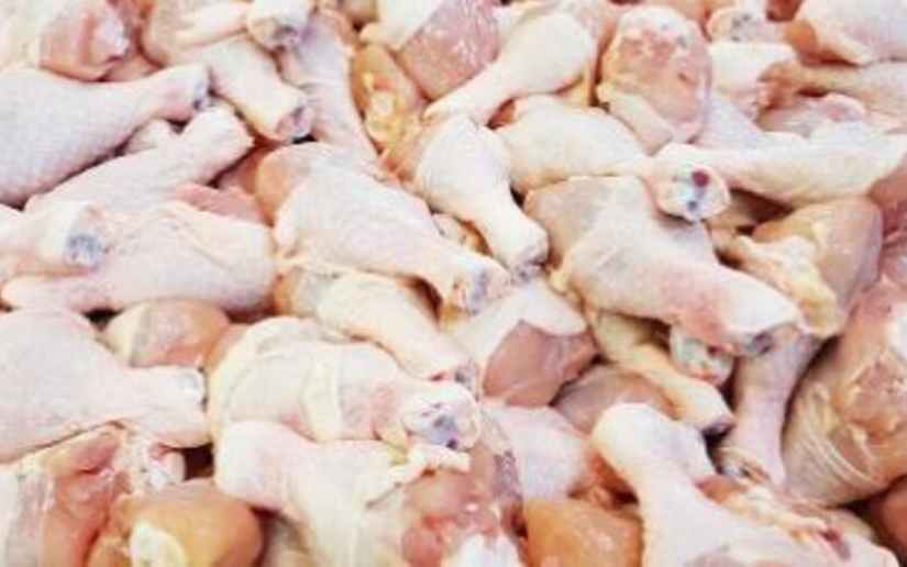 Producción de carne de pollo supera los 320 millones de libras