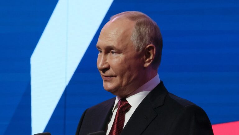 Putin participa en Foro Internacional de Discusiones Valdái