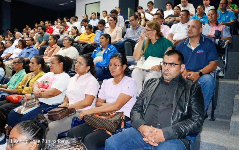 RIENIC realiza encuentro para fortalecer investigación educativa