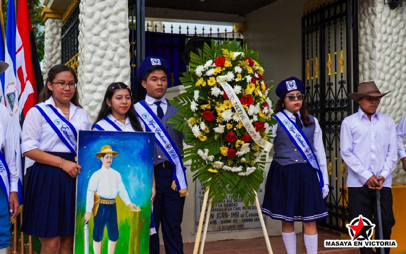Romería de flores, rosas y claveles para el General Zeledón en Masaya