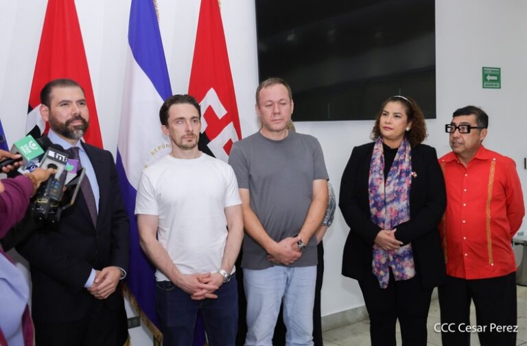 Nicaragua recibe a escultor y arquitecto de la Federación de Rusia