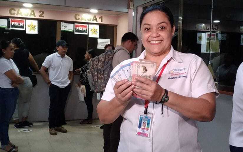 Trabajadores de MINSA reciben pago de noviembre de manera anticipada