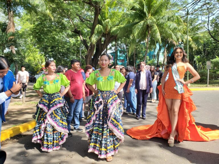 UNAN-Managua recibe a la Reina de la Madre Tierra 2025