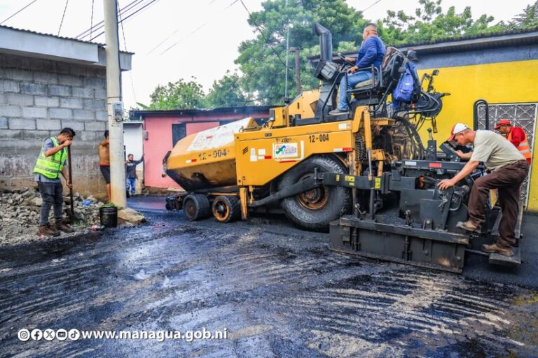 Mejoramiento vial en el barrio Walter Ferreti en Managua