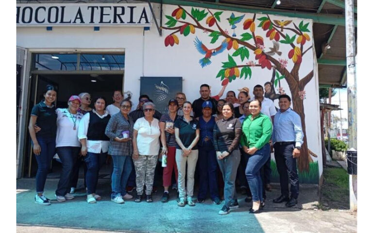 Emprendedores del cacao fortalecen la chocolatería artesanal nicaragüense en Rivas