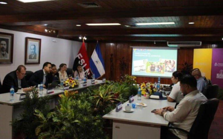 Comisión Nacional de Economía Creativa sostuvo encuentro con delegación de Surinam