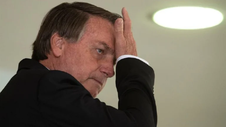 Bolsonaro seguirá en prisión preventiva tras decisión del Supremo en Brasil
