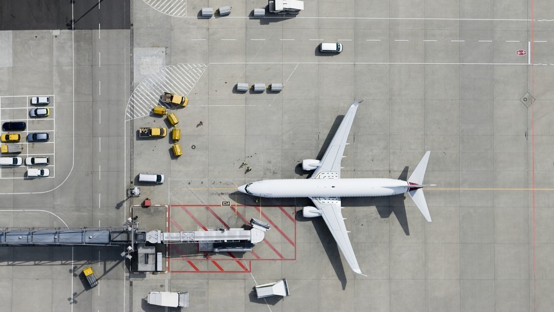 Contratan a piloto sin título y realizó varios vuelos