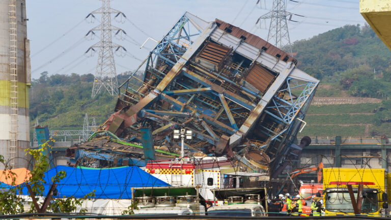 Derrumbe en unas calderas en Carea del Sur deja 3 muertos