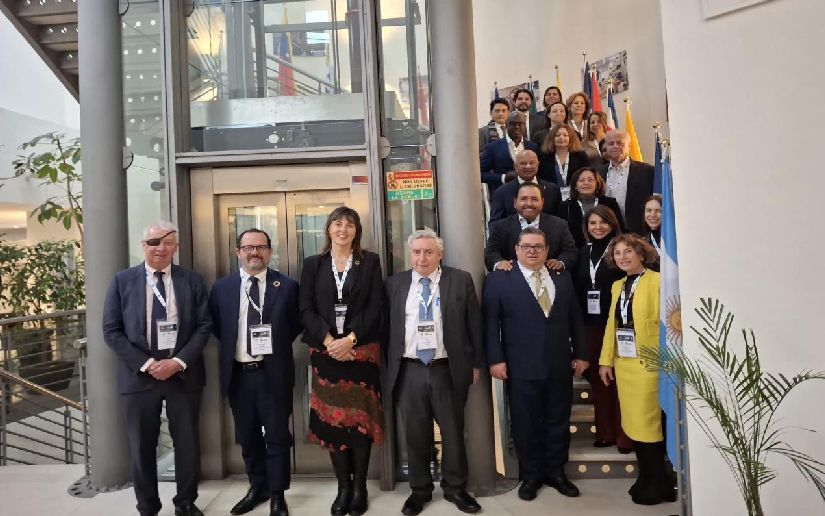 La embajadora de Nicaragua, Mónica Robelo visitó el Centro Internacional de Ingeniería Genética y Biotecnología junto a delegados latinoamericanos, para fortalecer alianzas en biotecnología, salud pública y formación de jóvenes investigadores.