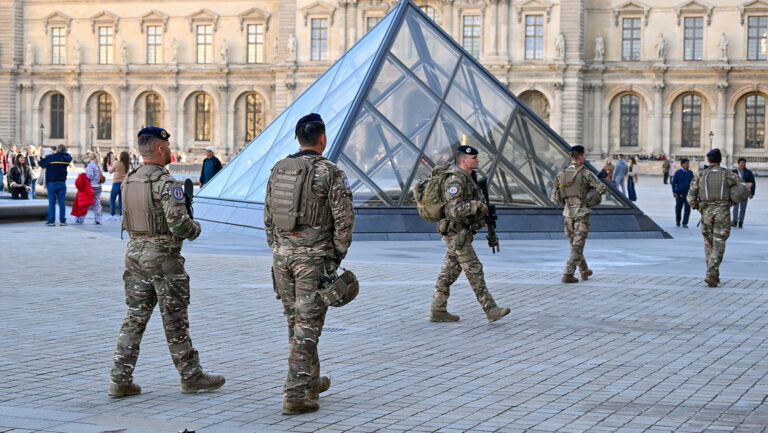 Instalarán más de 100 cámaras de seguridad en Louvre