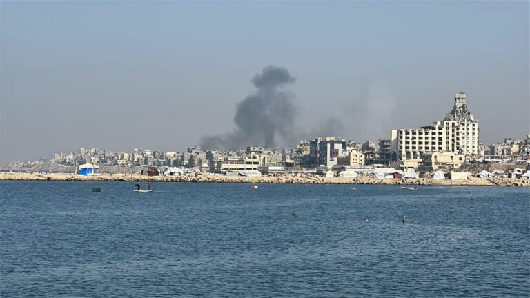 Israel ejecuta nuevos ataques en Gaza pese al alto el fuego