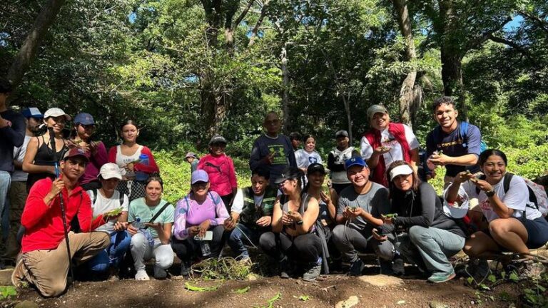 MARENA libera 220 iguanas verdes en la Reserva Natural Complejo Volcánico Chonco, en Posoltega