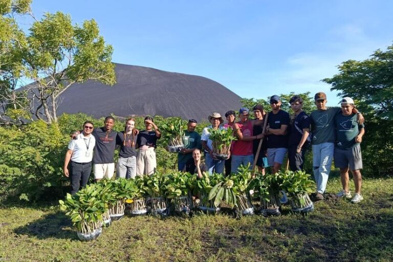 MARENA desarrolla restauración ecológica en León en honor al Comandante Carlos Fonseca