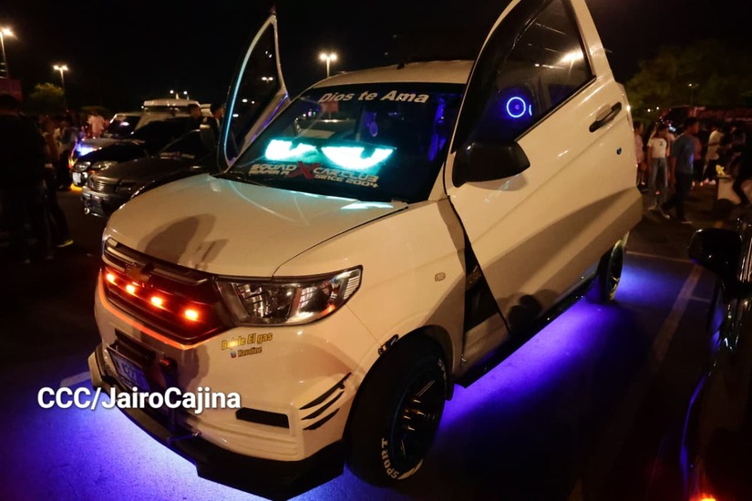 Más de 500 motos y 400 autos destacan en Exhibición de Autos y Motos 2025