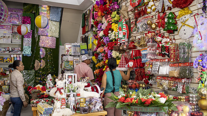 Mercados con promociones y descuentos para fiestas decembrinas