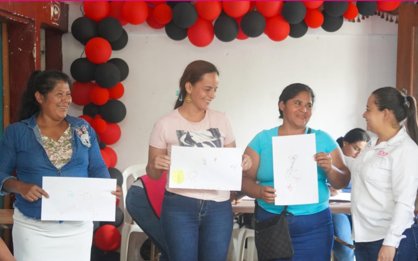 Mujeres artesanas celebran su talento y liderazgo en el Día Nacional del Artesano
