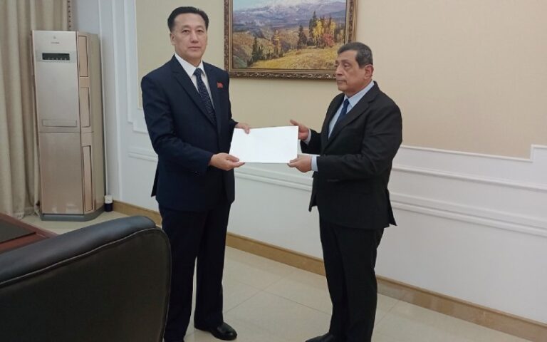 Embajada de Nicaragua presenta condolencias por fallecimiento del Dirigente Kim Yong Nam