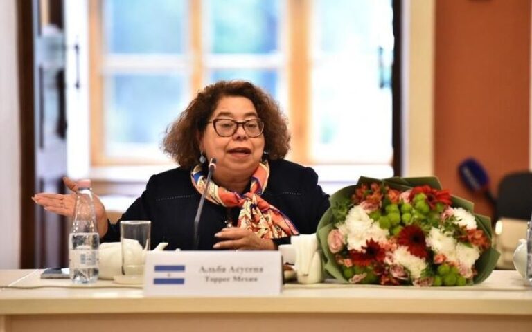 Palabras de la Embajadora de Nicaragua en Rusia en inauguración de Exposición Fotográfica “Donbass-Novorossiya-Nicaragua” 1