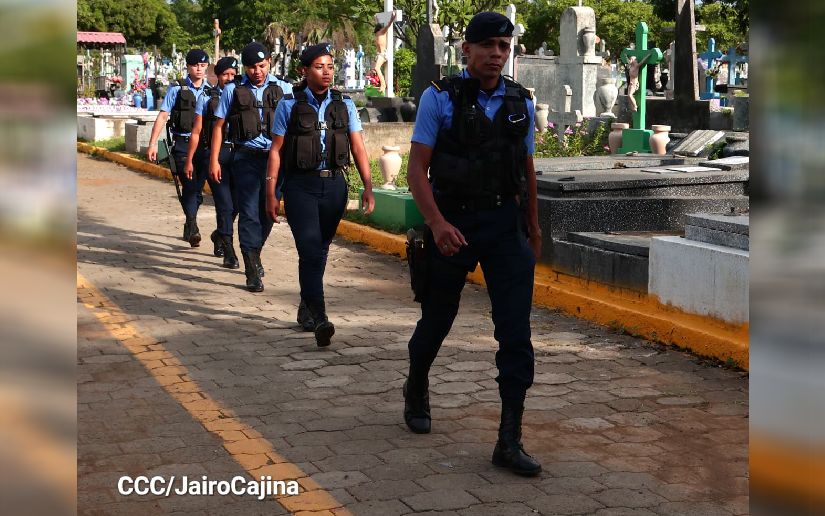 Policía Nacional despliega 17 mil agentes para garantizar seguridad en cementeriosPolicía Nacional despliega 17 mil agentes para garantizar seguridad en cementerios