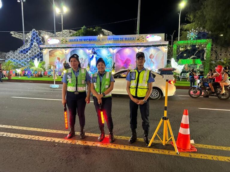 Policía garantiza seguridad en recorrido de altares marianos en Managua